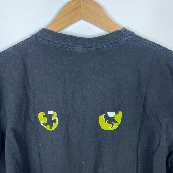 Vintage 1981 Cats Andrew Lloyd Webber black tshirt with eyes Size Large - Picture 7 of 8